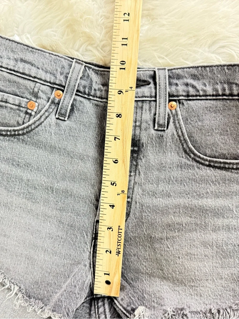 Levi’s 501 Original Gray Cutoff Denim Shorts W26 Frayed Hem